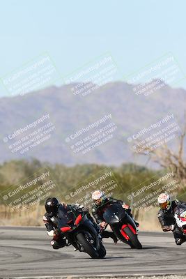 media/Dec-01-2025-Moto Forza (Mon) [[2daa91e15f]]/3-Beginner Group/Session 3 (Turn 3)/